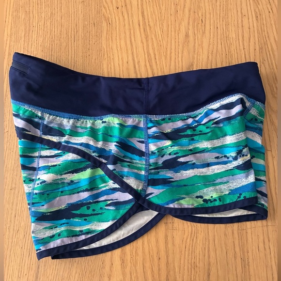 Lululemon Women Seven Wonders Blue Hero Green Print 2.5" Run Speed Shorts 6 - Picture 10 of 16